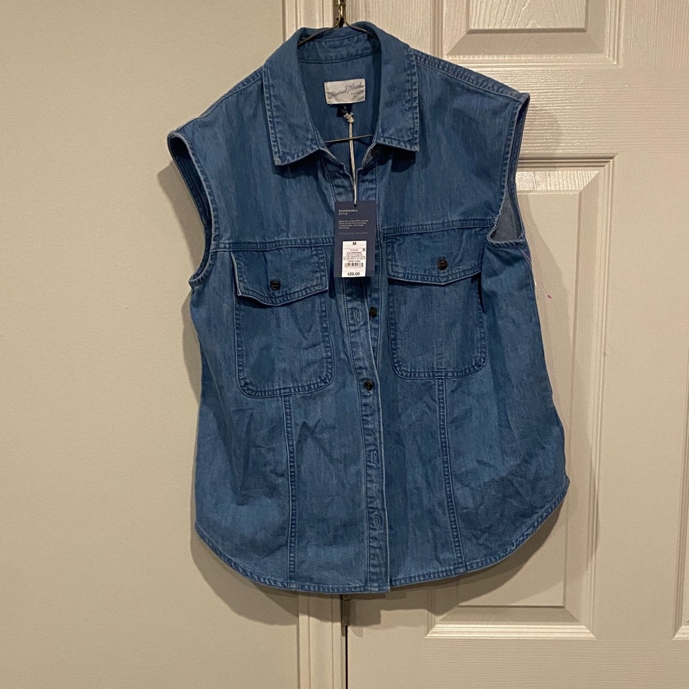 Universal thread Blue Sleeveless Denim Top